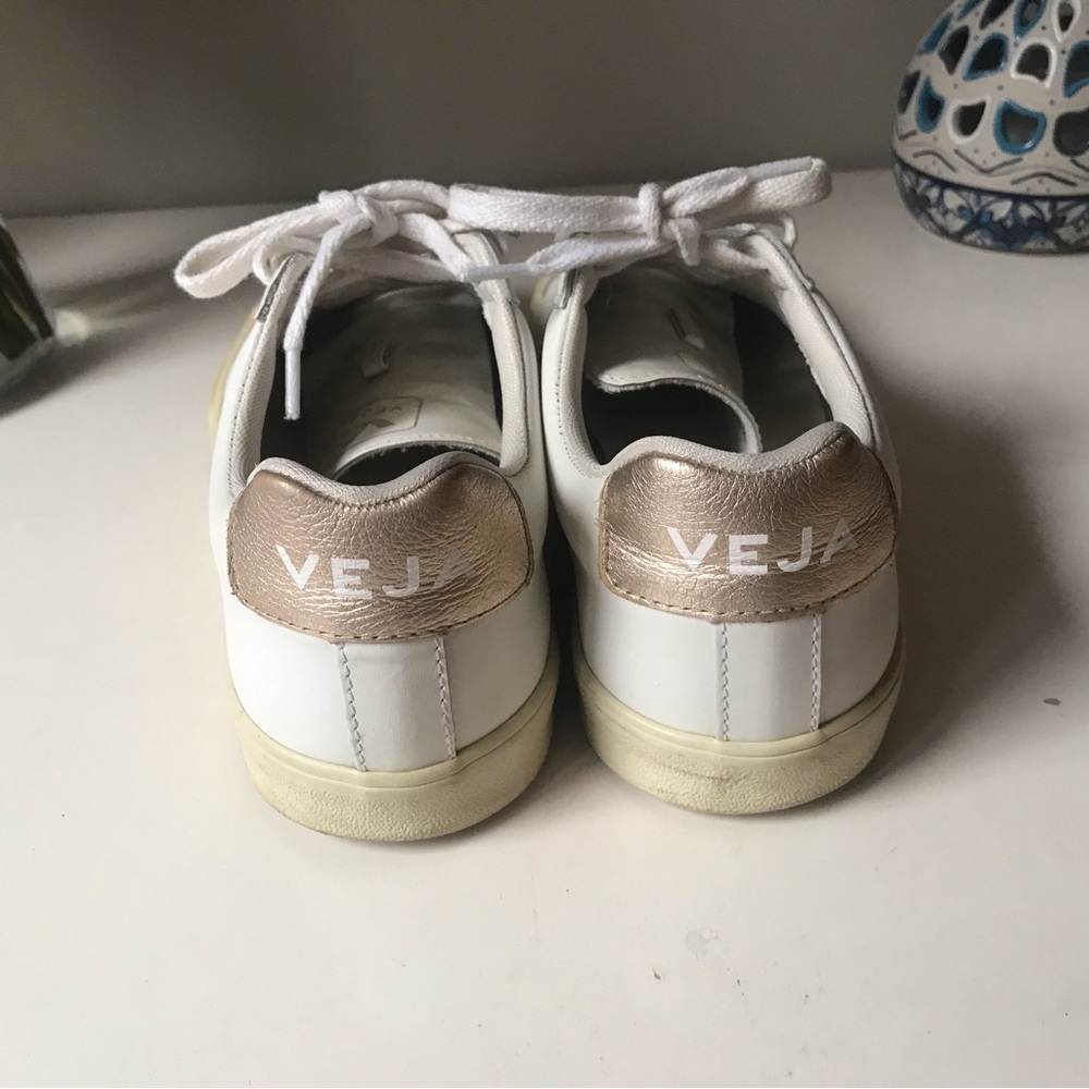 VEJA Esplar white and gold sneakers EU 7
